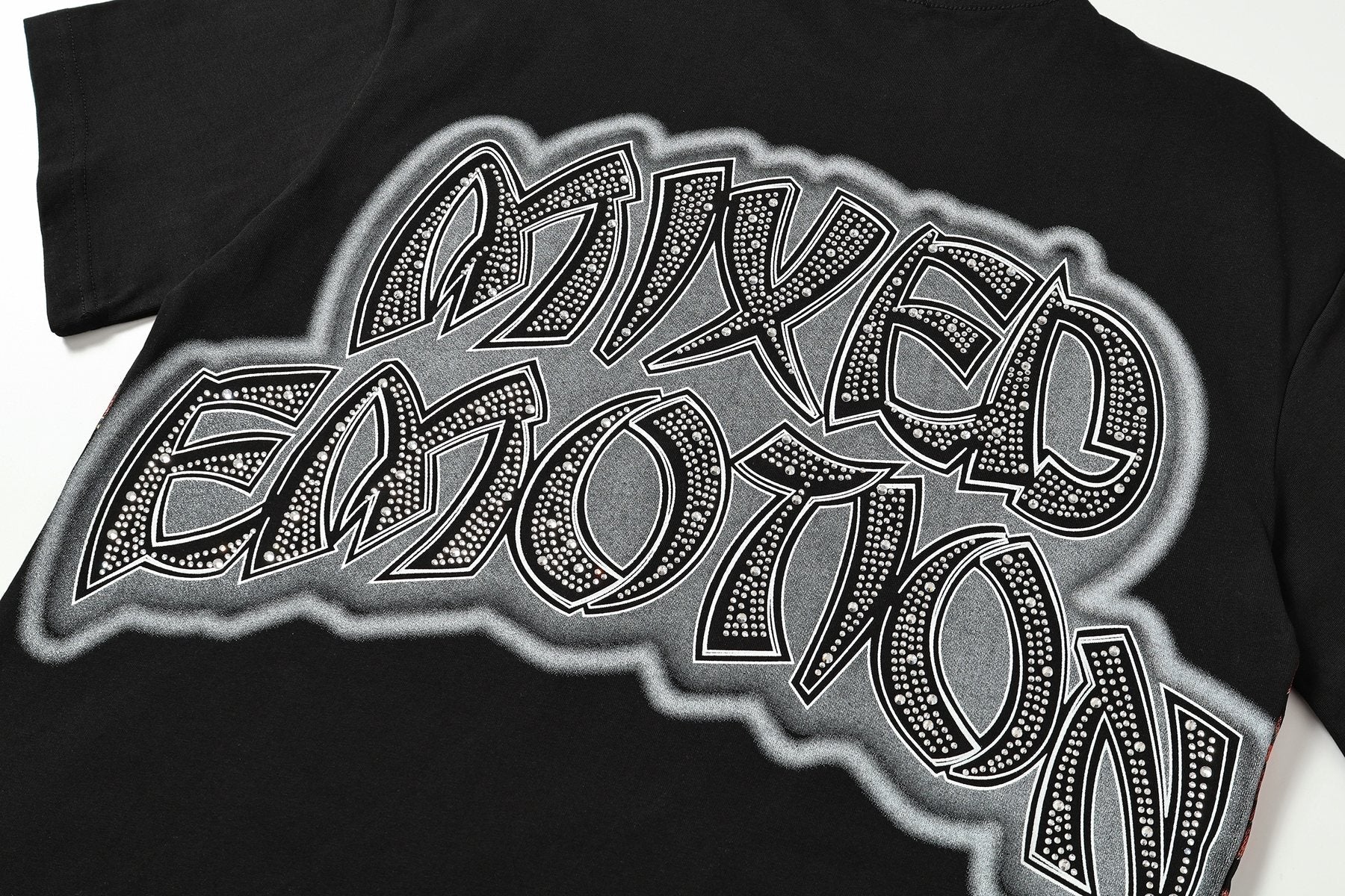 MIXED EMOTION Heat-Pressed Graphic T-Shirt — detail