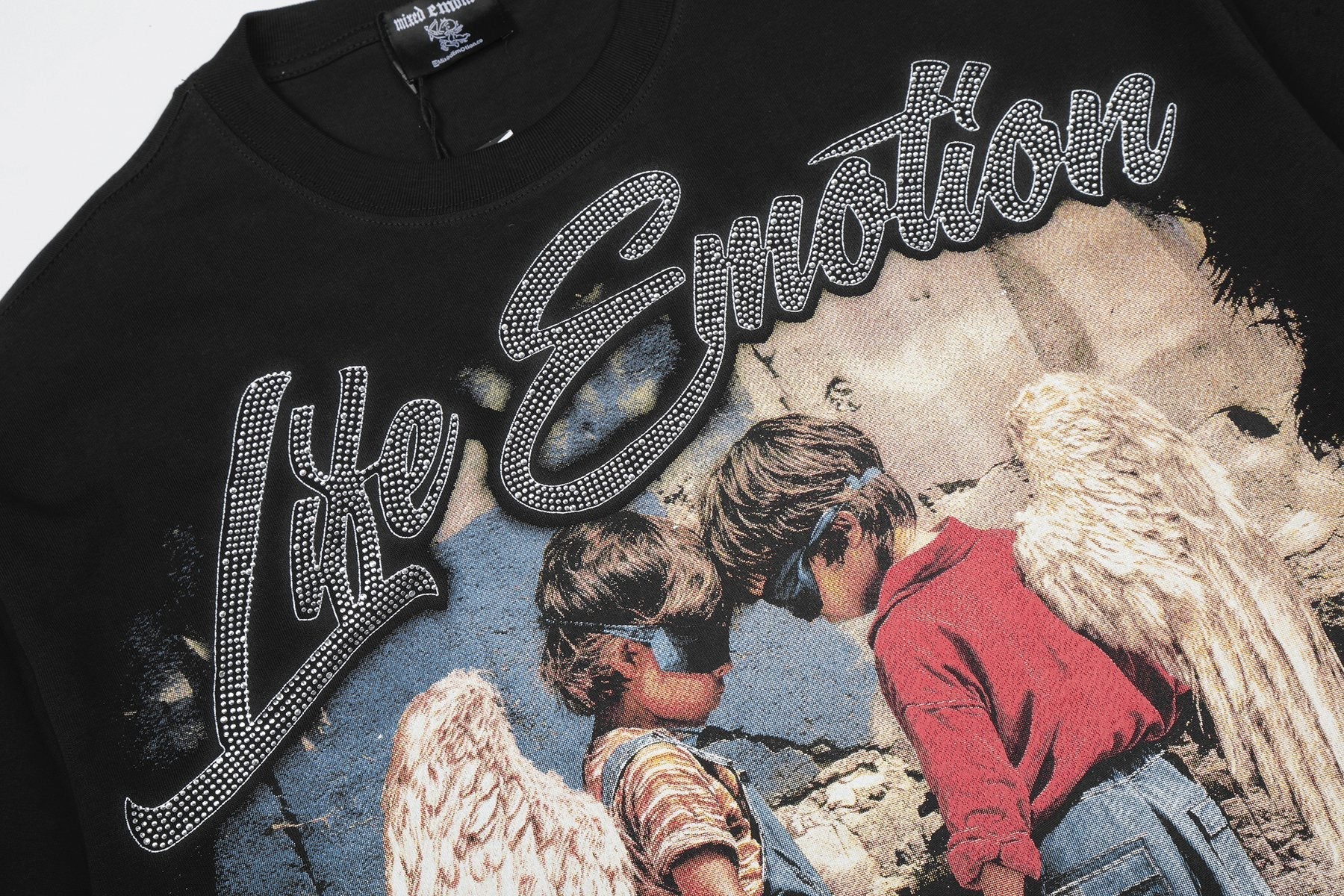 MIXED EMOTION Angel Graphic Short-Sleeve T-Shirt — detail