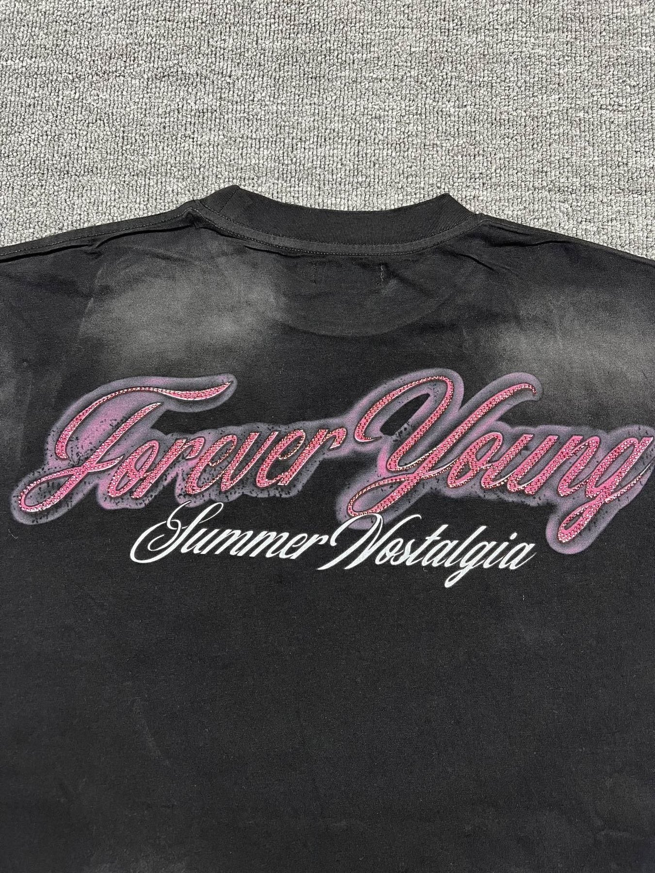 DUAA Forever Young Beach Graphic T-Shirt — detail