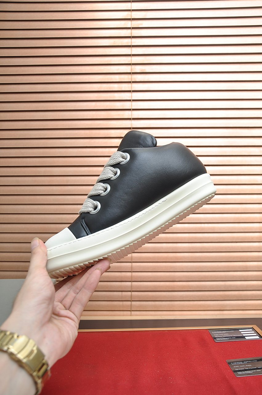 Rick Owens Black Platform Low-Top Sneakers — model