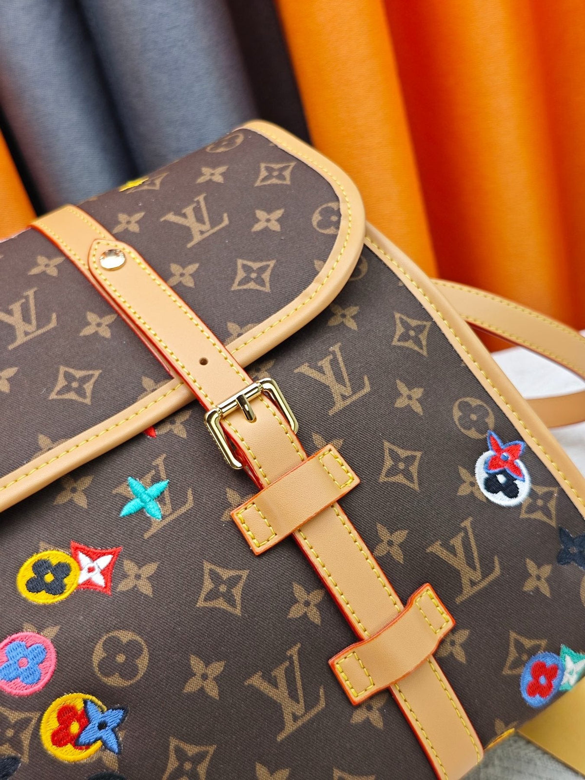 Louis Vuitton Jet Lag Monogram Messenger Bag — detail