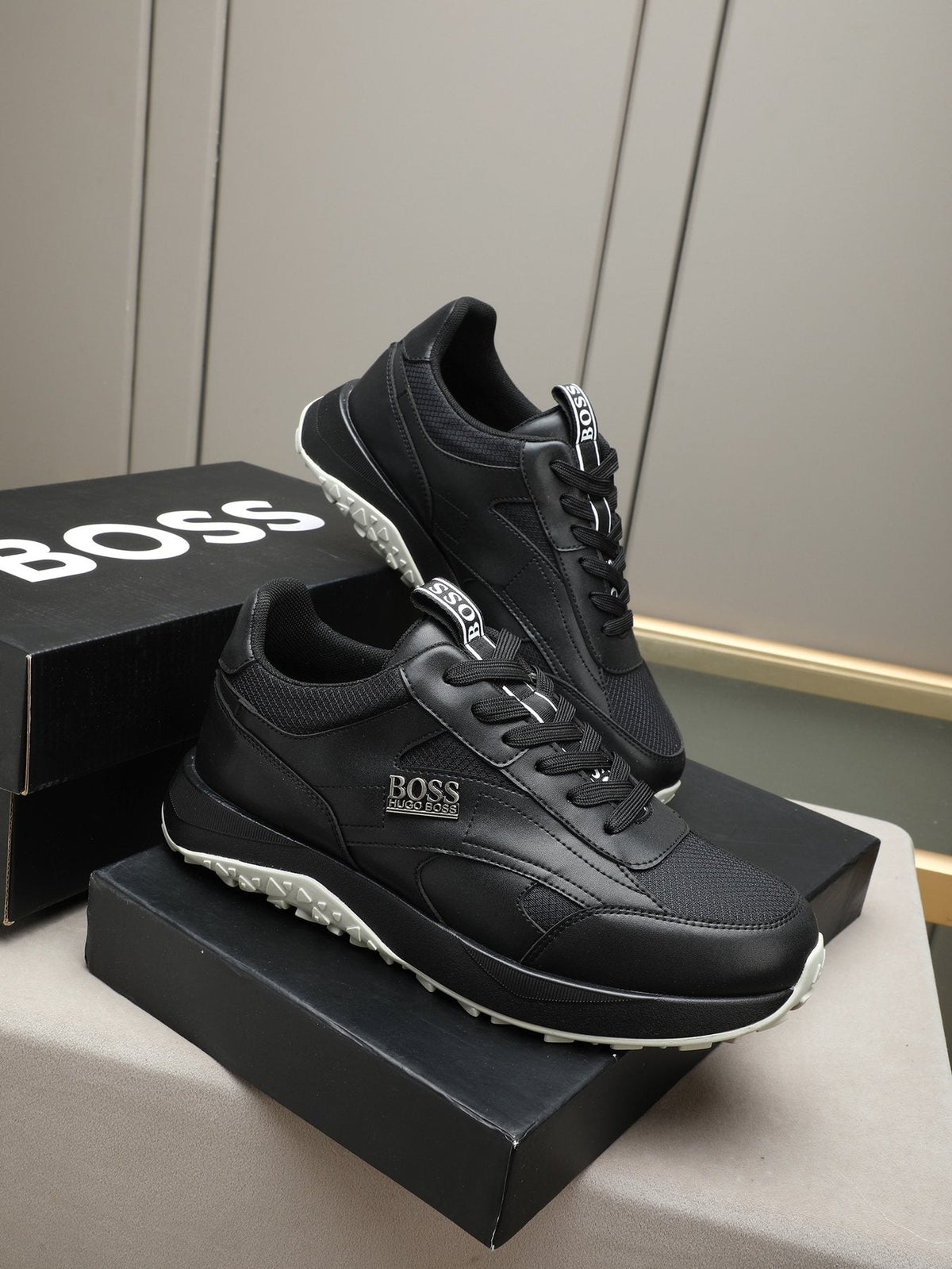 Hugo Boss Paneled Low-Top Sneakers — front
