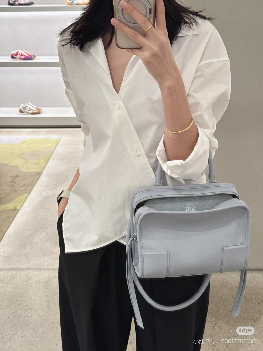 LOEWE Amazona Top-Handle Shoulder Bag — model