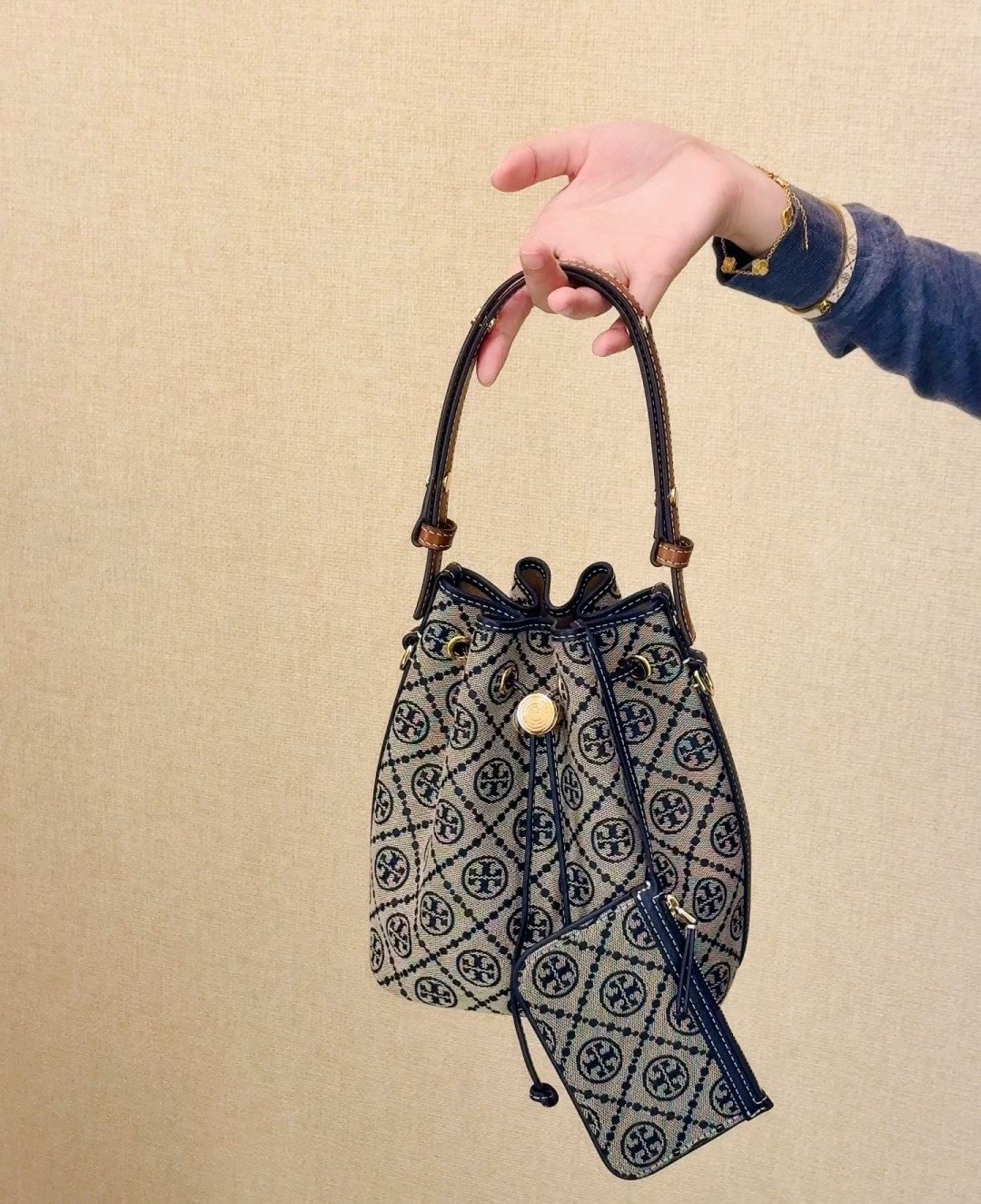 Tory Burch T Monogram Scalloped Bucket Bag — model
