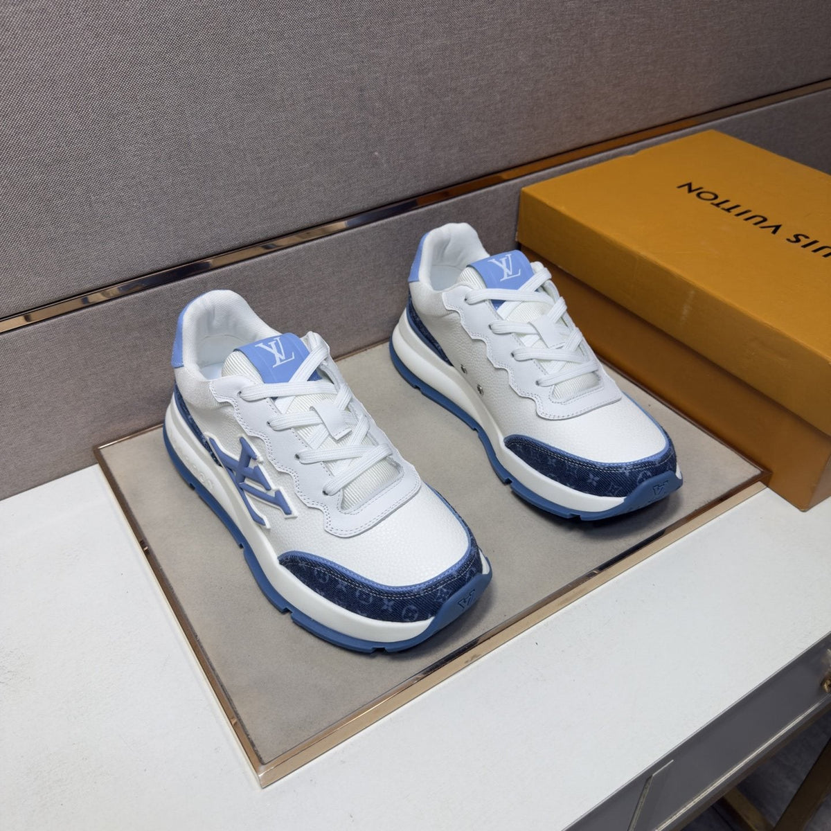 Louis Vuitton Contrast-Trim Low-Top Sneakers — front