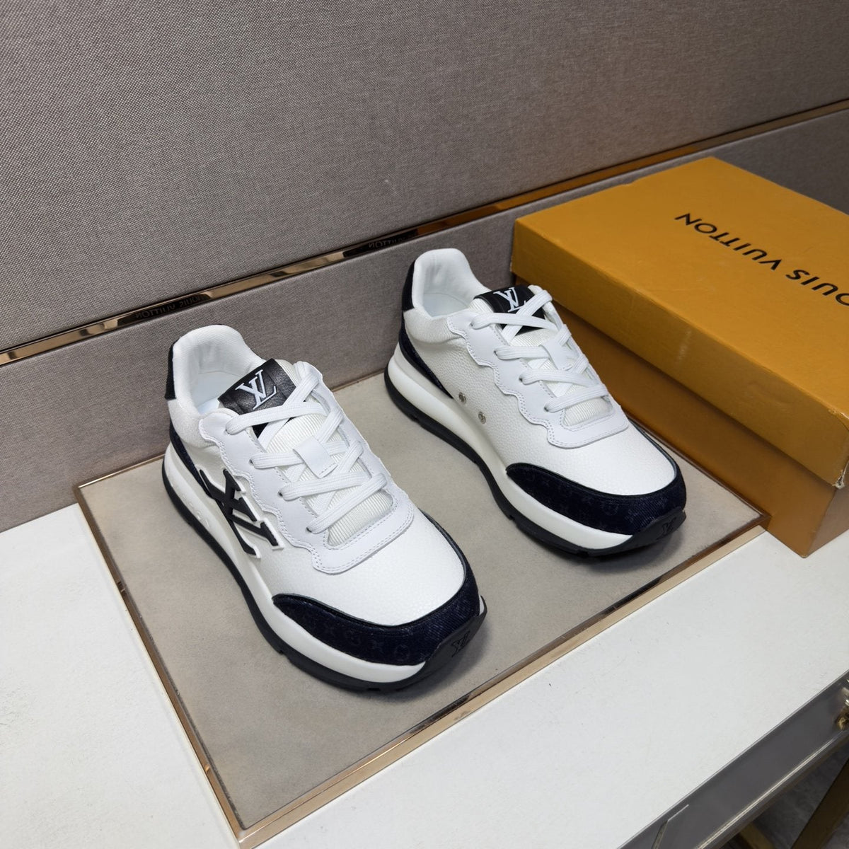 Louis Vuitton Contrast-Trim Low-Top Sneakers — front