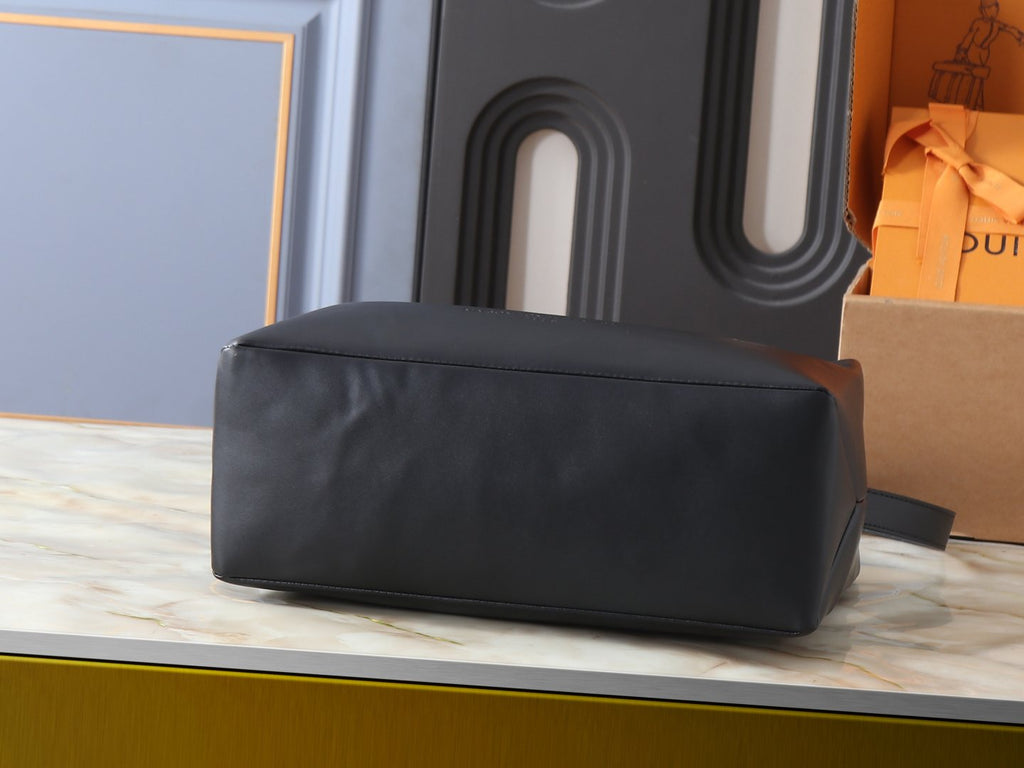 Louis Vuitton Shopper Black Tote Bag — detail