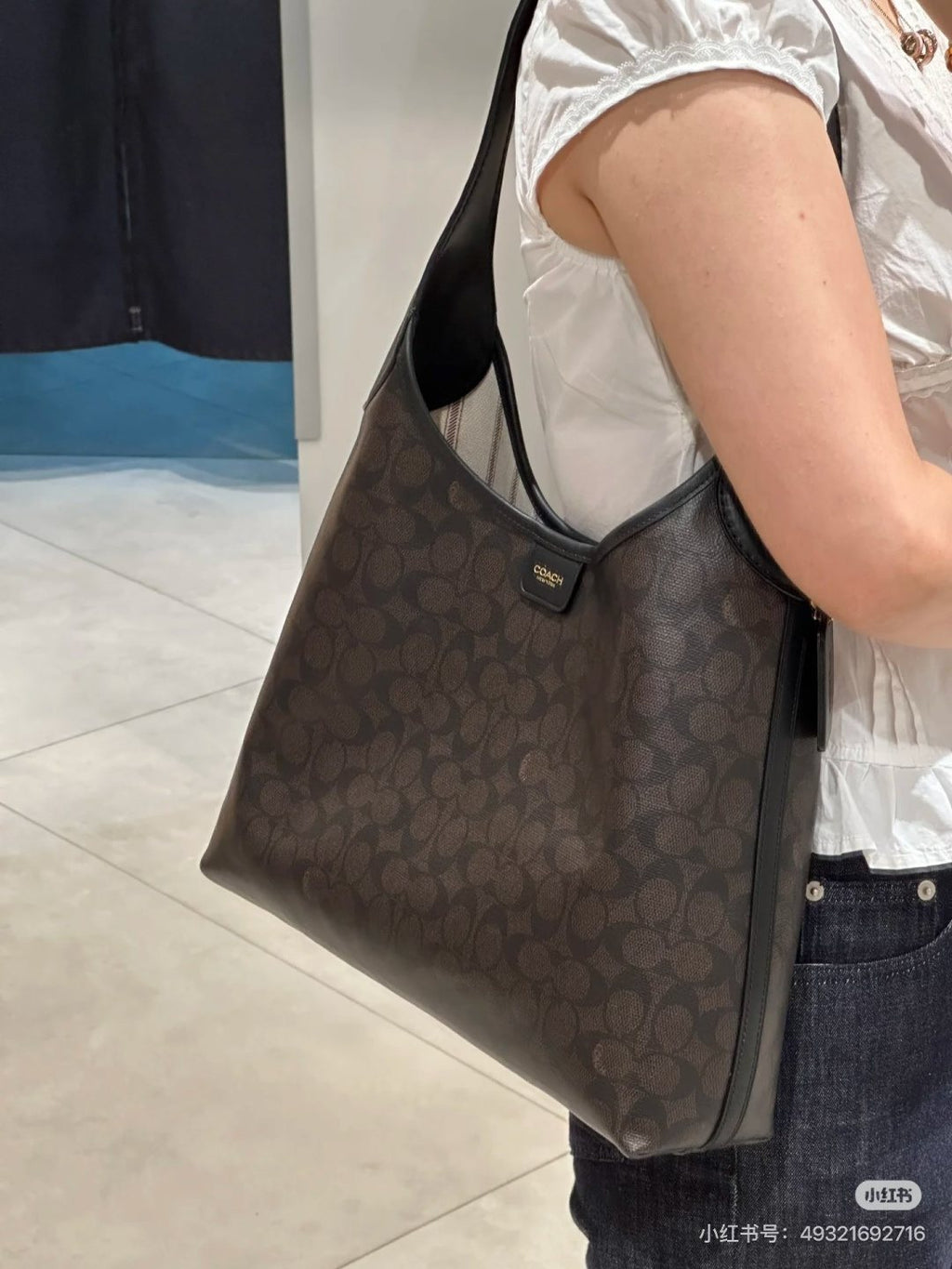 Coach Brooklyn Hobo Shoulder Bag — model