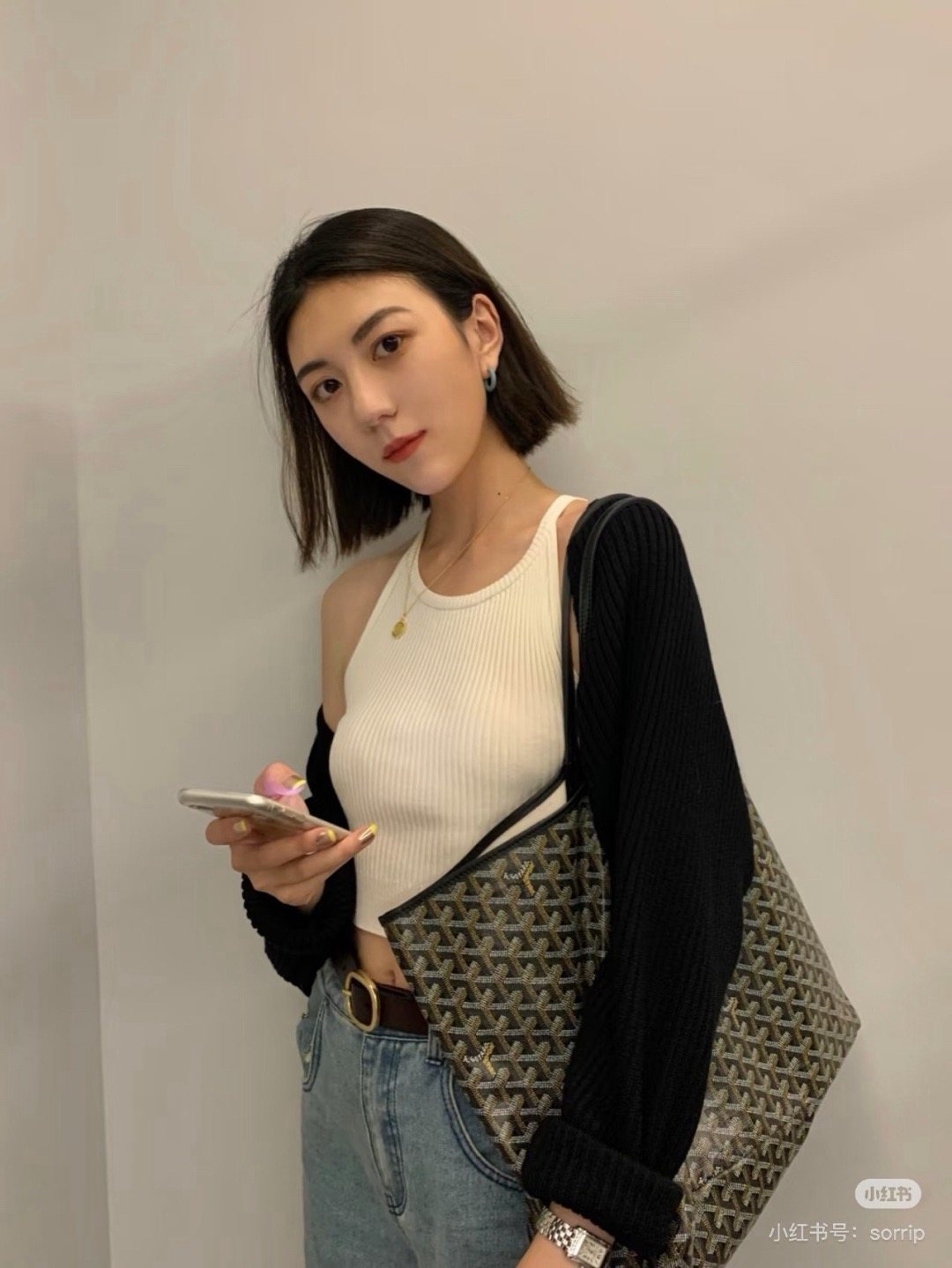 Repeating-Pattern Soft Tote Bag — model
