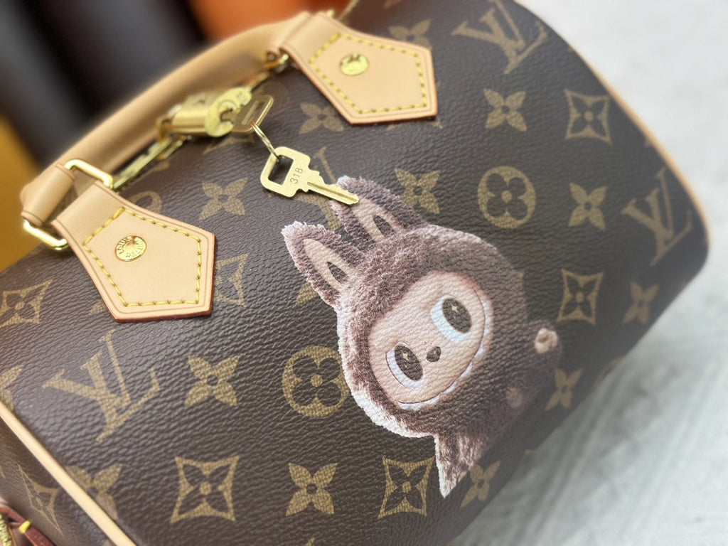 Louis Vuitton Speedy Bandoulière Character Monogram Bag — detail