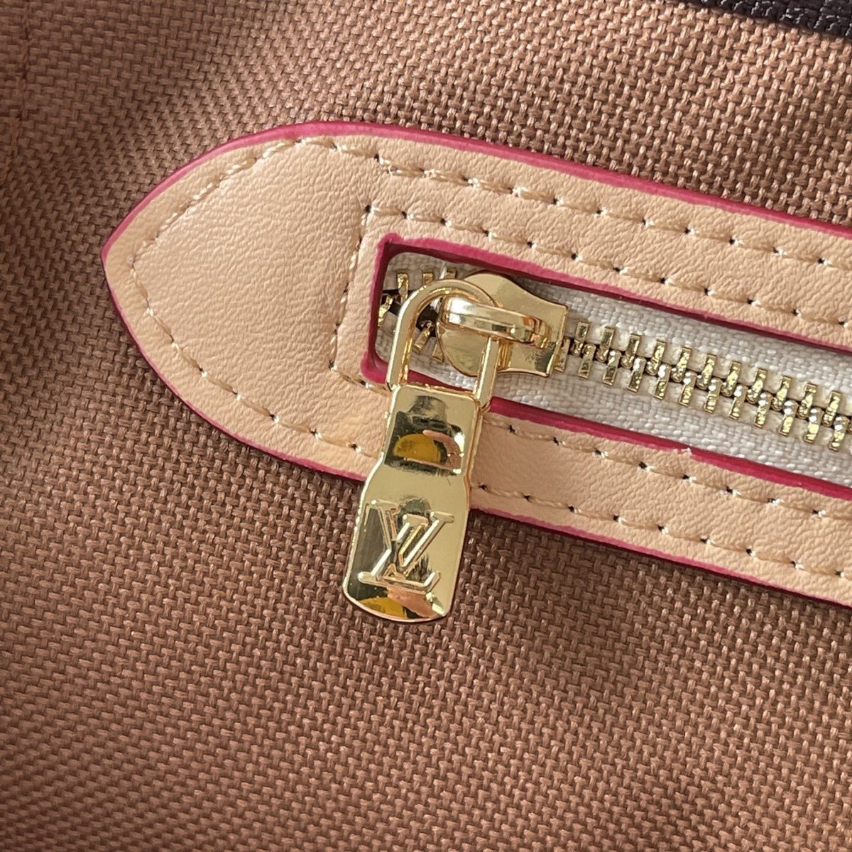 Louis Vuitton Flânerie Monogram Canvas Tote — detail