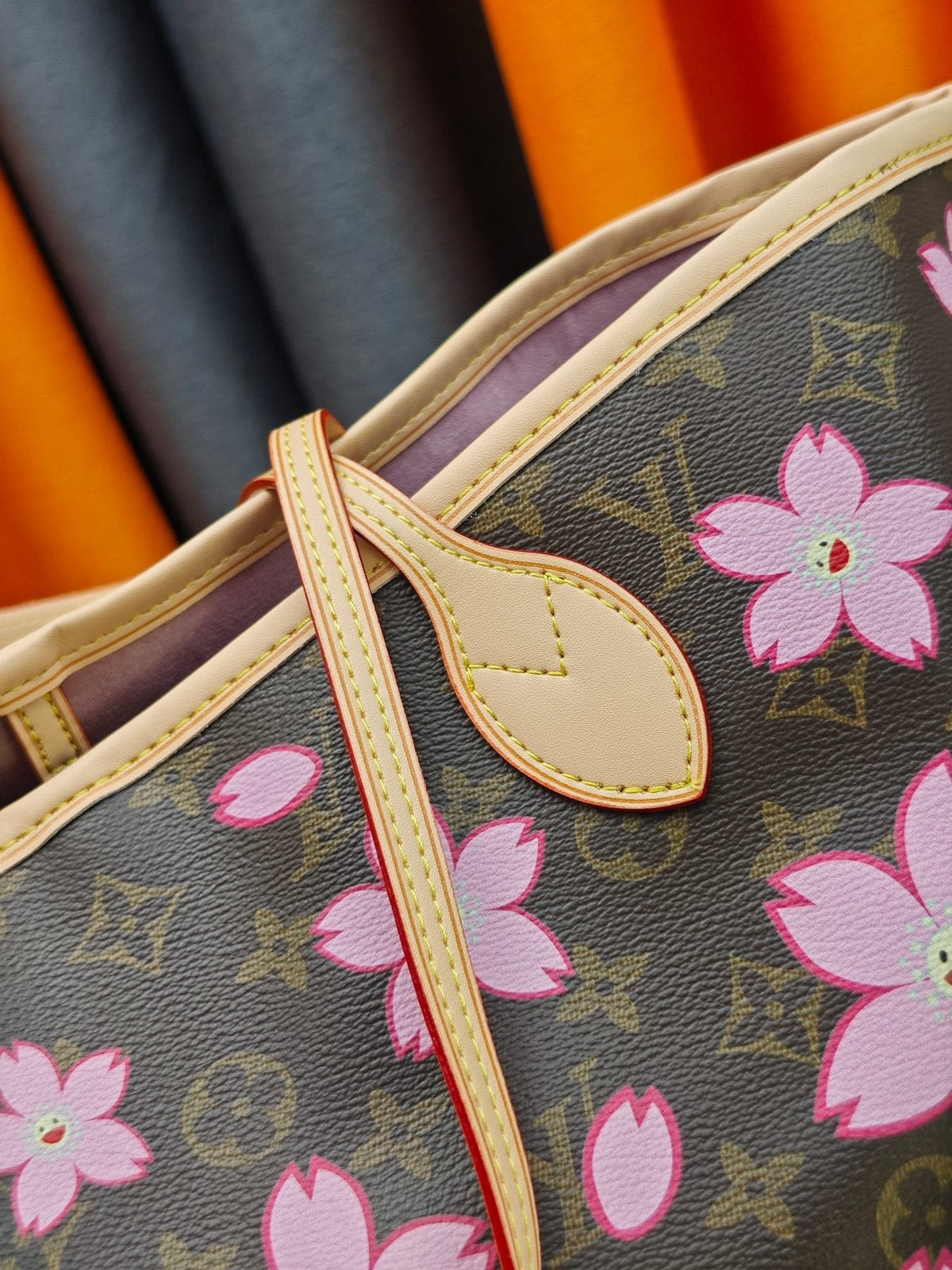 Louis Vuitton Neverfull Pink Floral Monogram Tote — detail