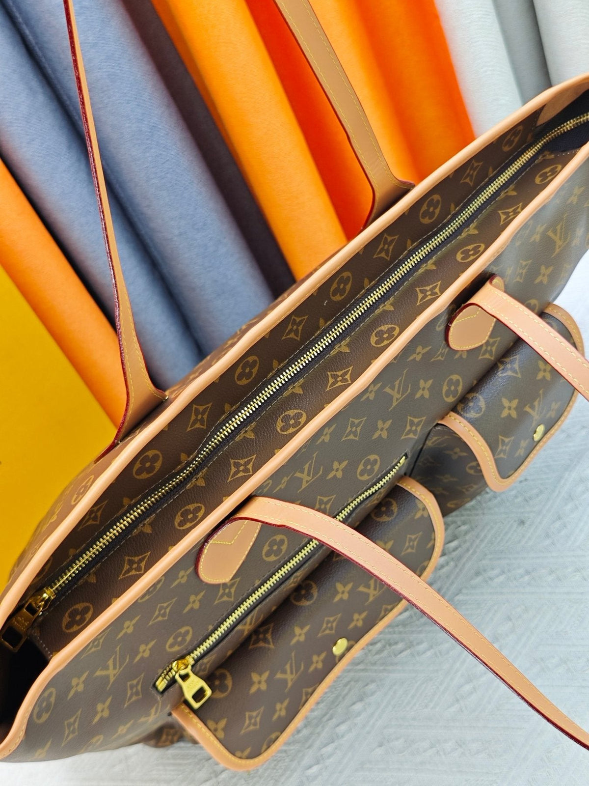 Louis Vuitton Nevereverfull Cargo Monogram Tote — detail