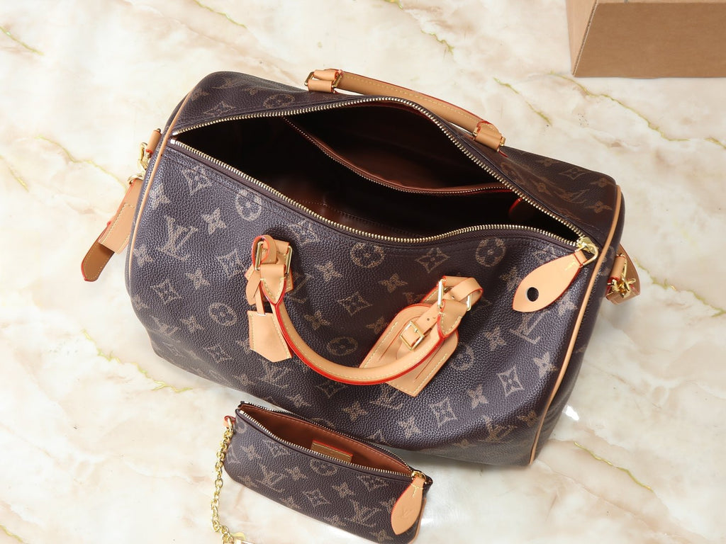 Louis Vuitton Speedy Bandoulière Monogram Duffel Bag — detail