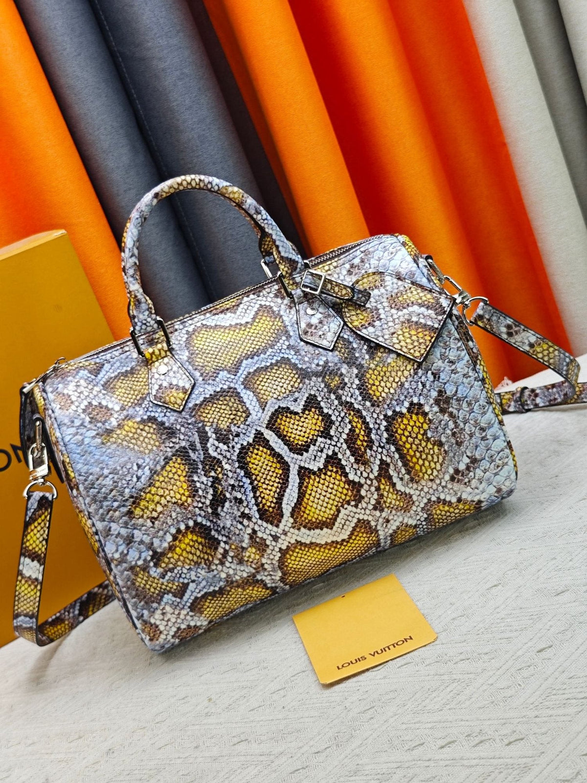 Louis Vuitton Speedy Bandoulière Animal-Print Satchel — hero