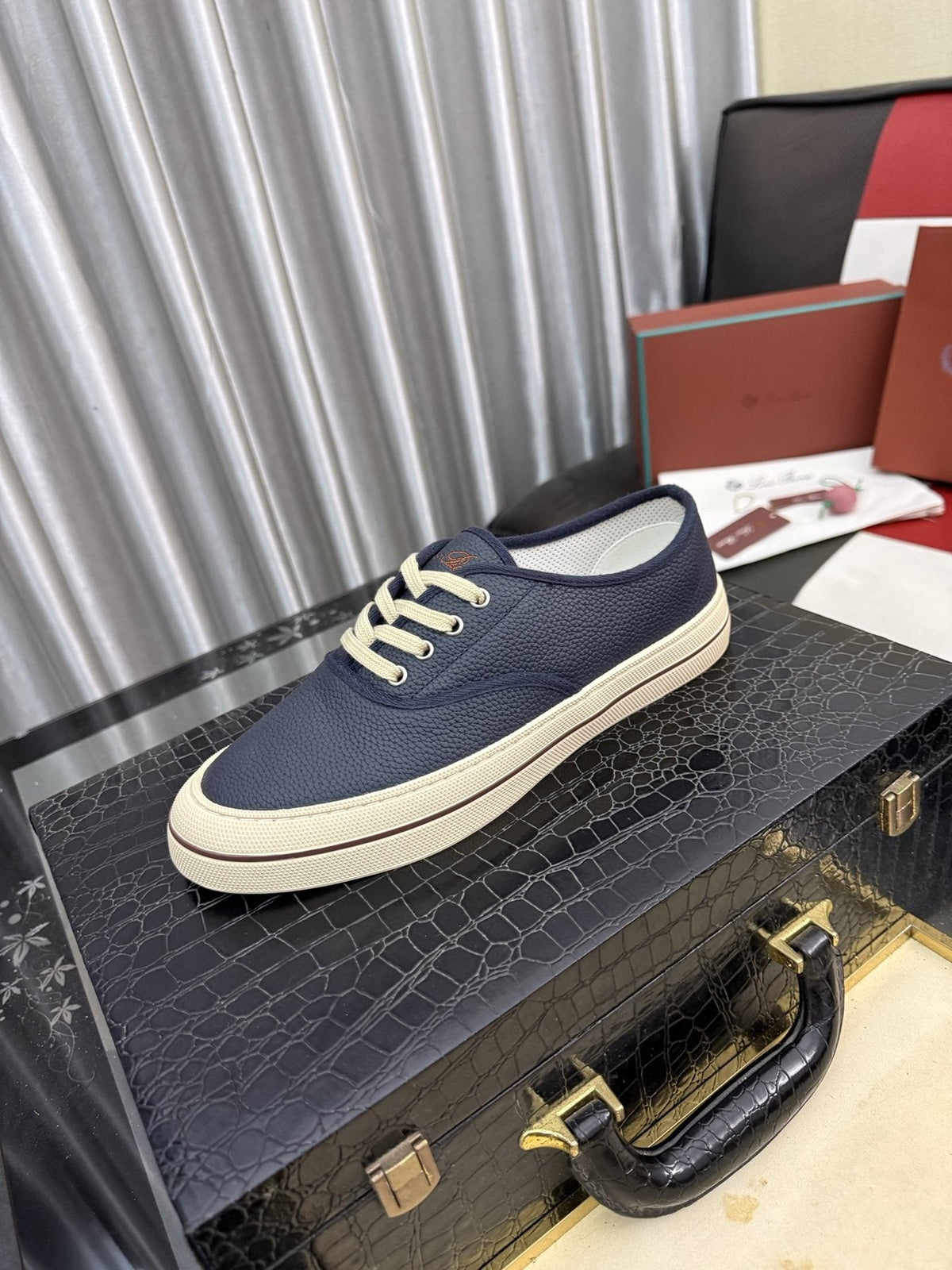 Men's Low-Top Lace-Up Casual Shoes — front