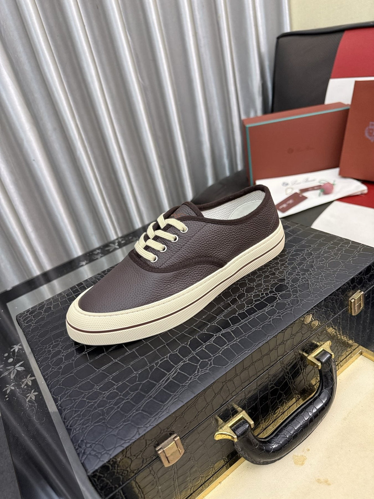 Men's Low-Top Lace-Up Casual Shoes — front