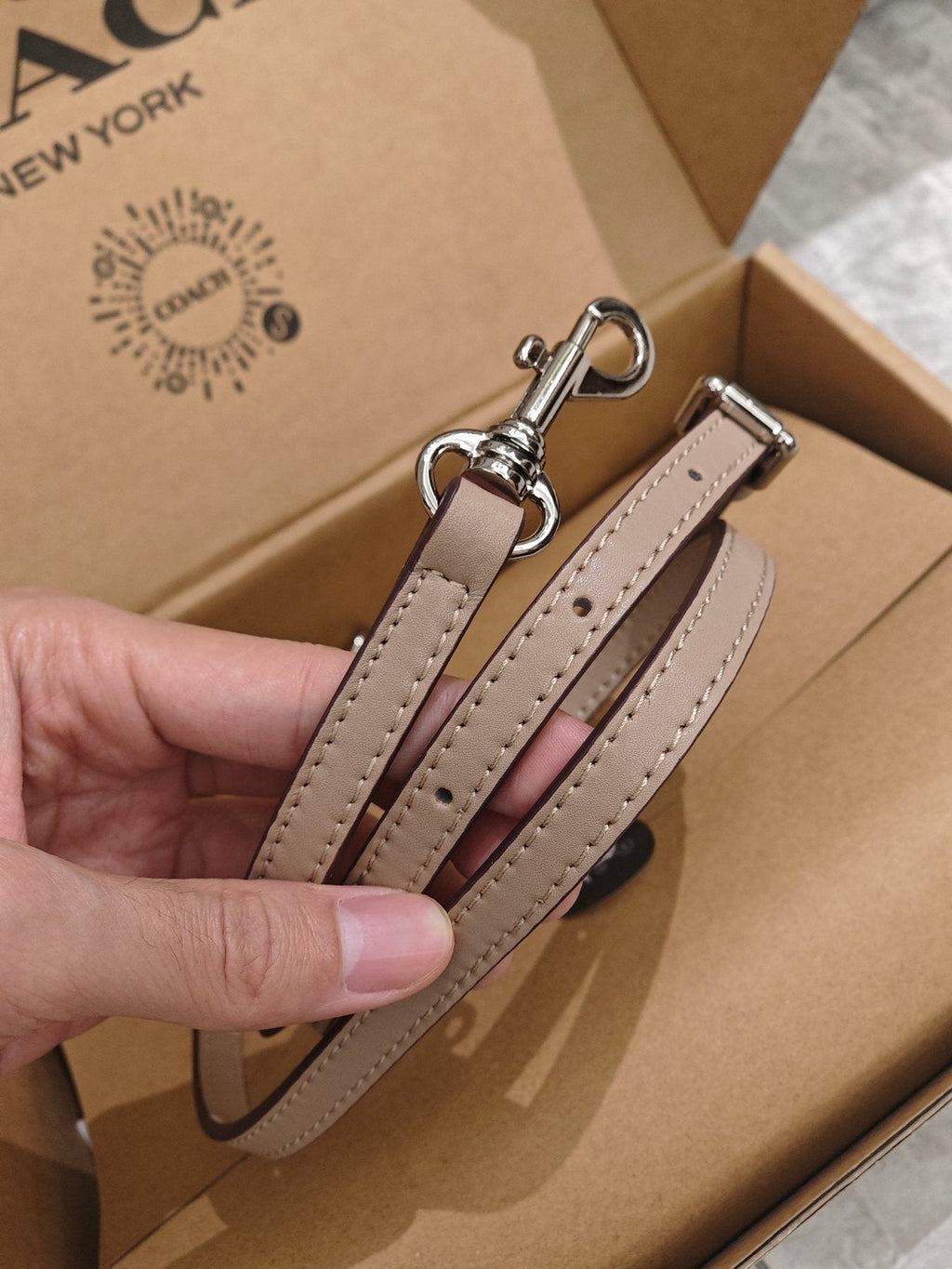 Coach City15 Signature Tote Bag — detail