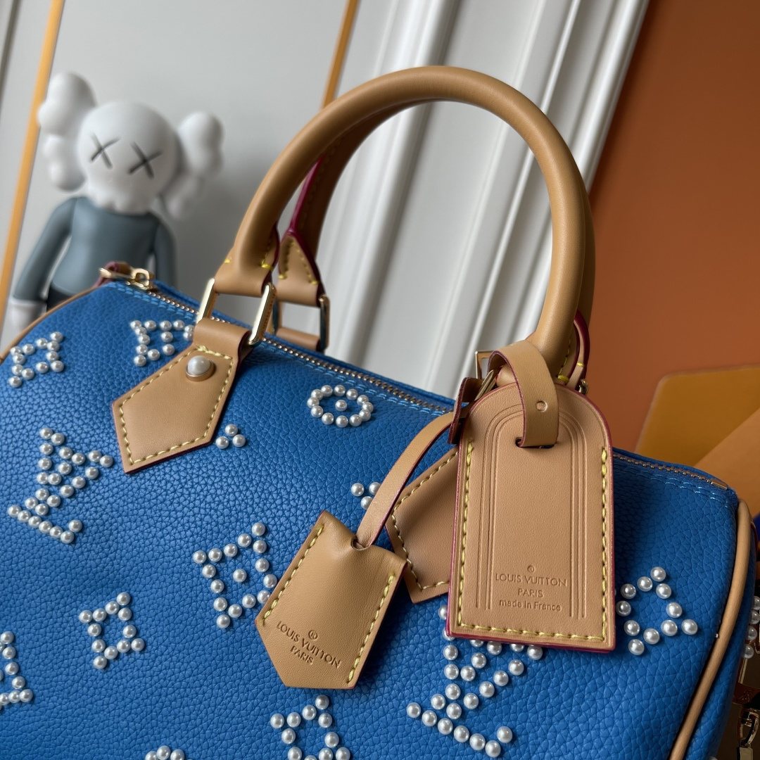 Louis Vuitton Speedy Bandoulière Pearl-Like Motif Satchel — detail