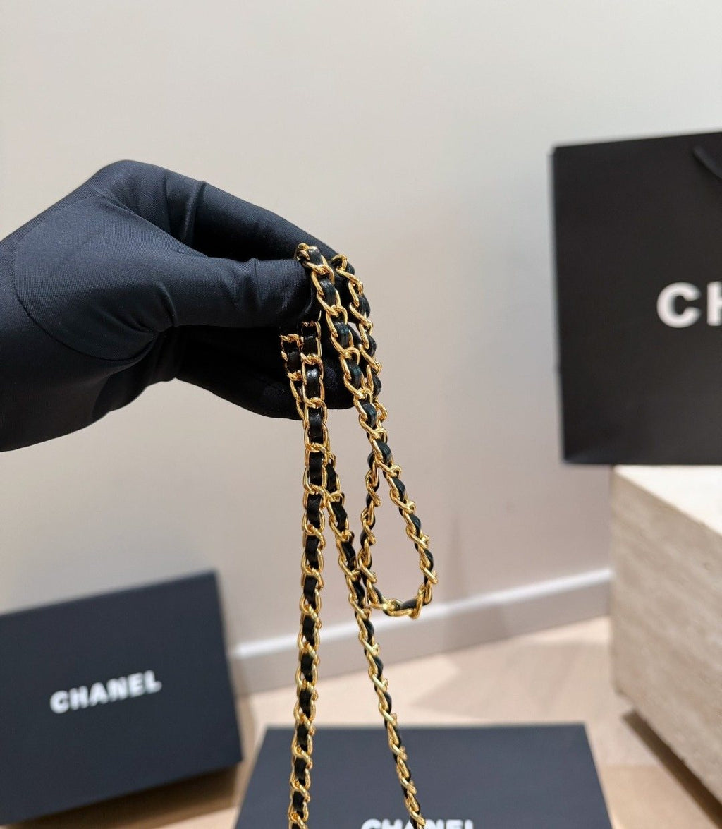 Chanel Diamond-Quilted Integrated-Handle Hobo Bag — detail