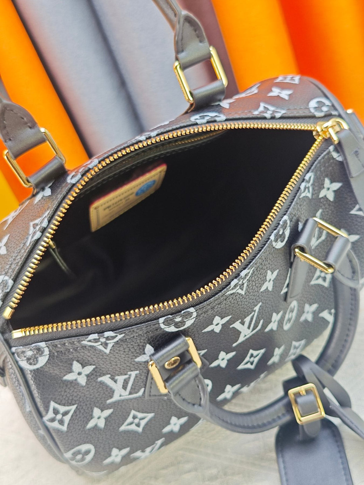 Louis Vuitton Speedy Bandoulière Monogram Bowling Bag — detail