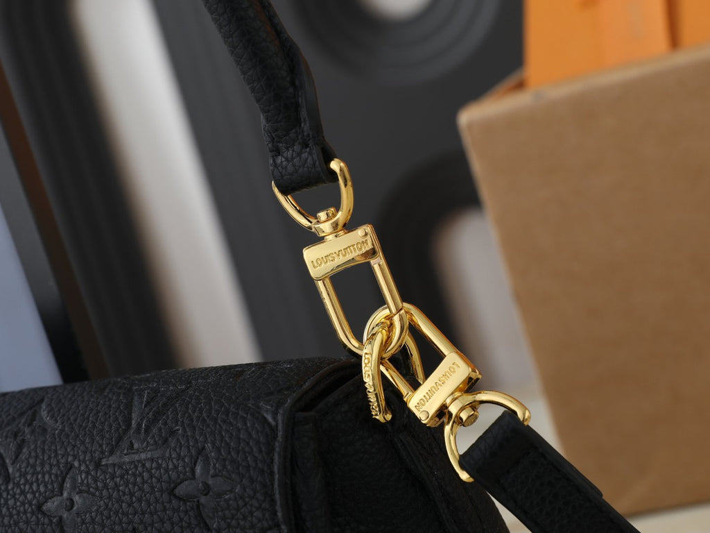 Louis Vuitton Pochette Métis Soft Crossbody Bag — detail