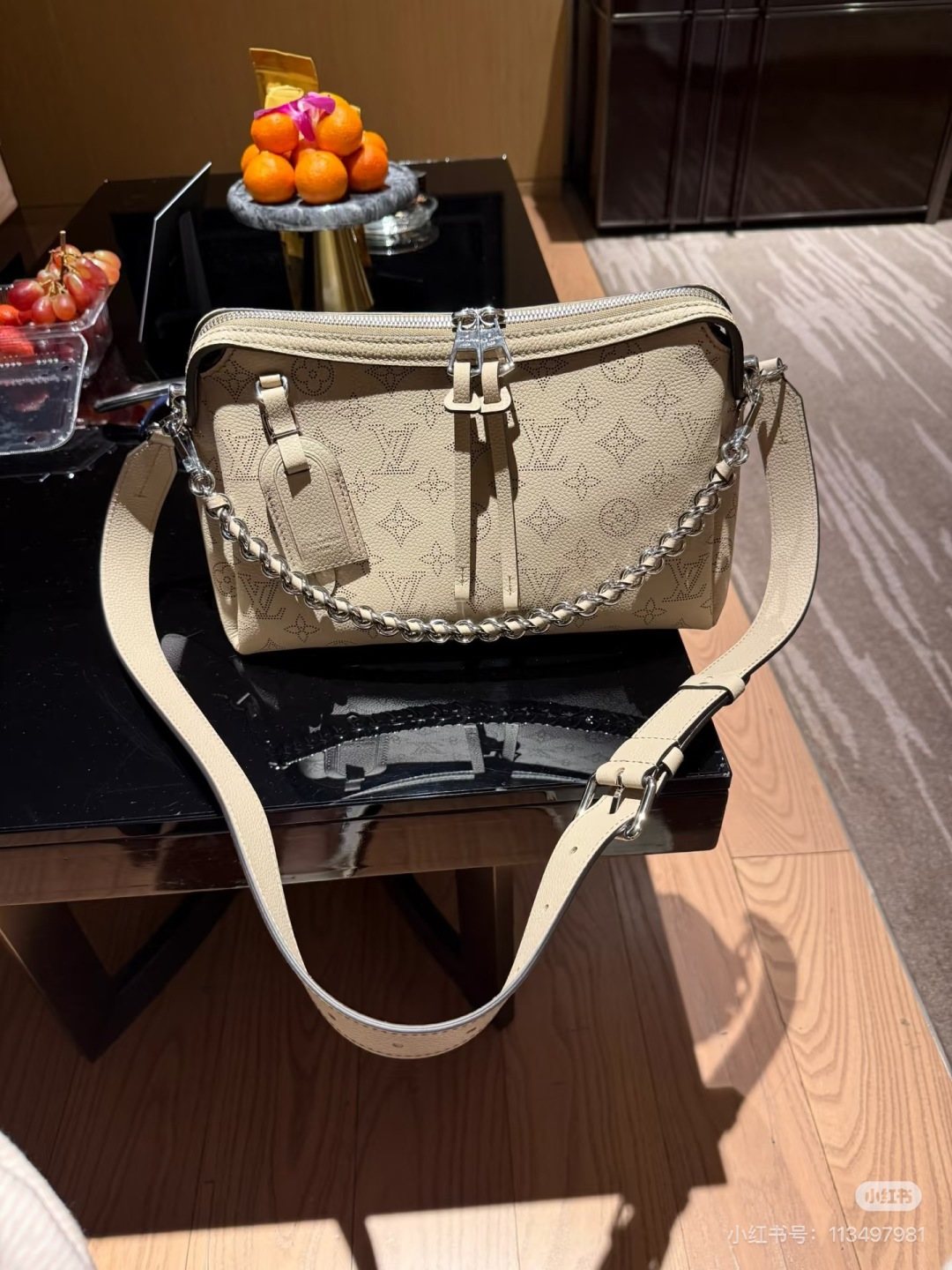 Louis Vuitton Mahina Chain-Detail Shoulder Bag — front