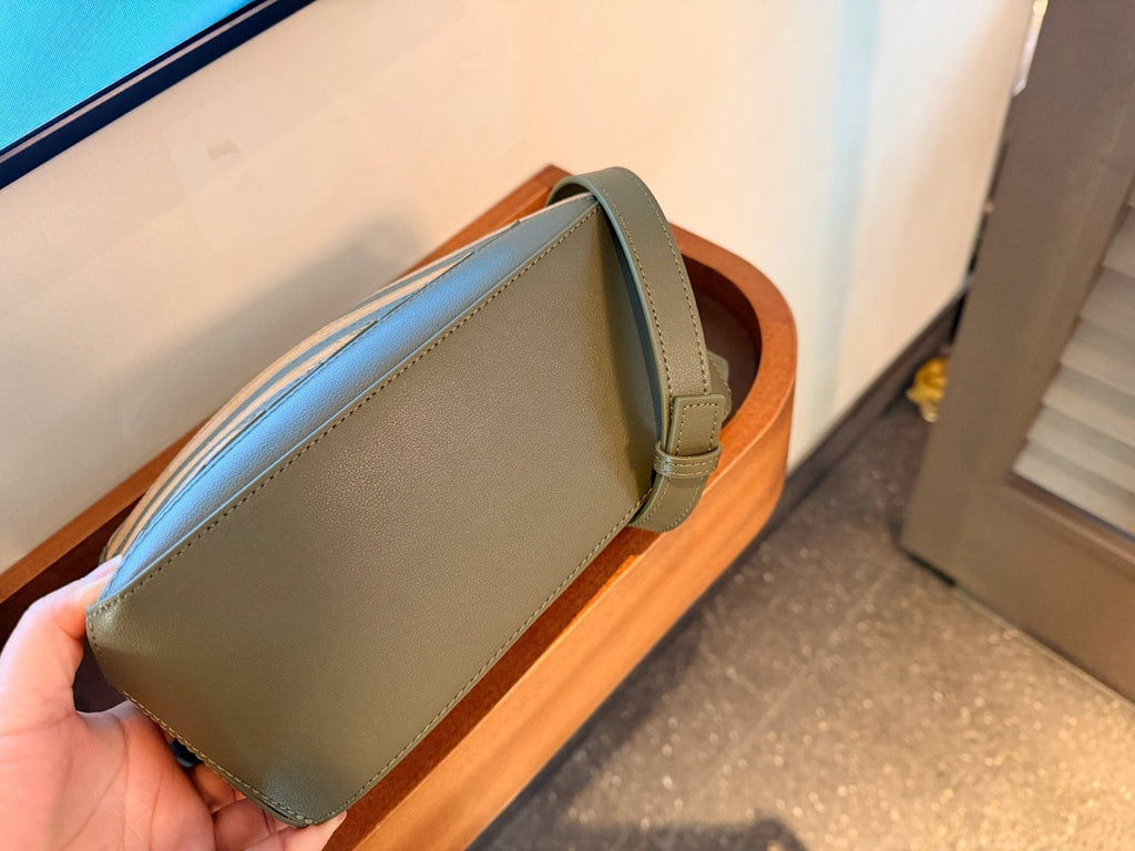 Loewe Puzzle Top-Handle Shoulder Bag — detail