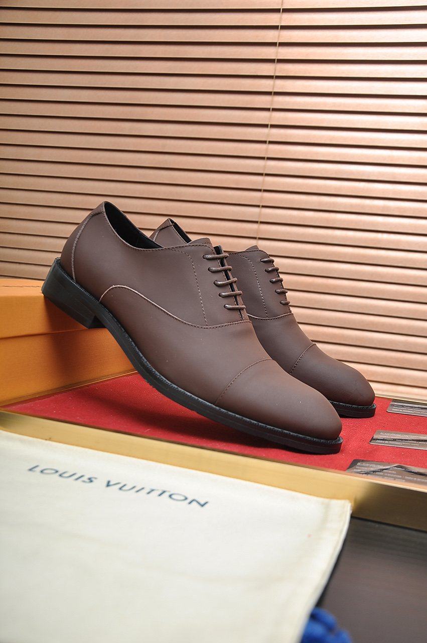 Louis Vuitton Cap-Toe Lace-Up Dress Shoes — front