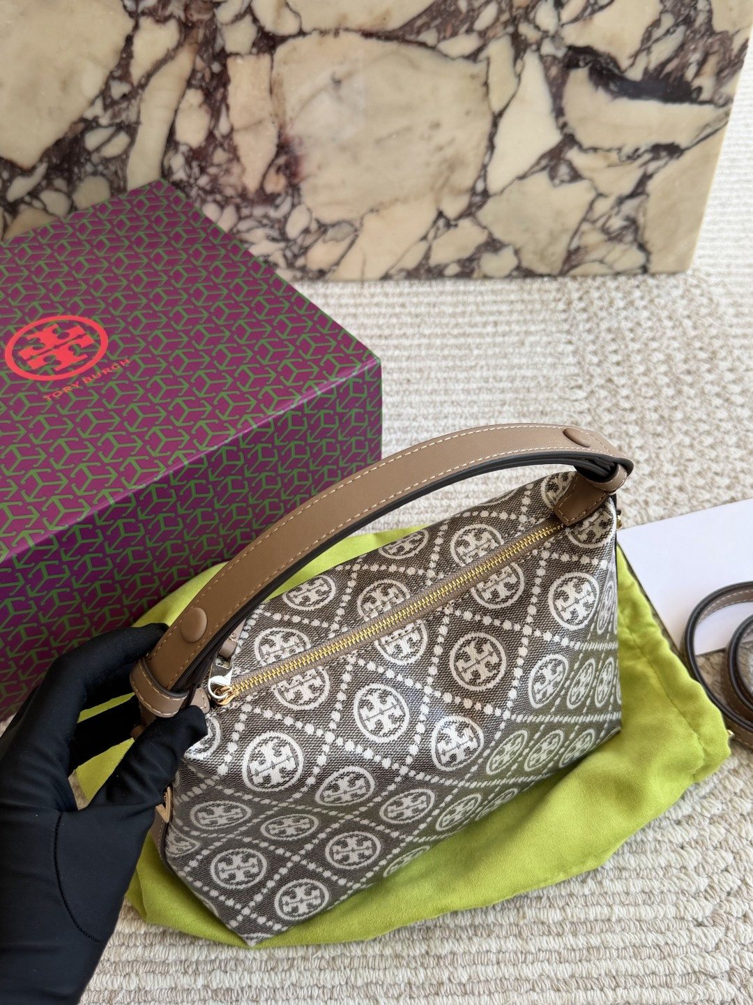 Circular Motif Curved-Zip Handbag — front